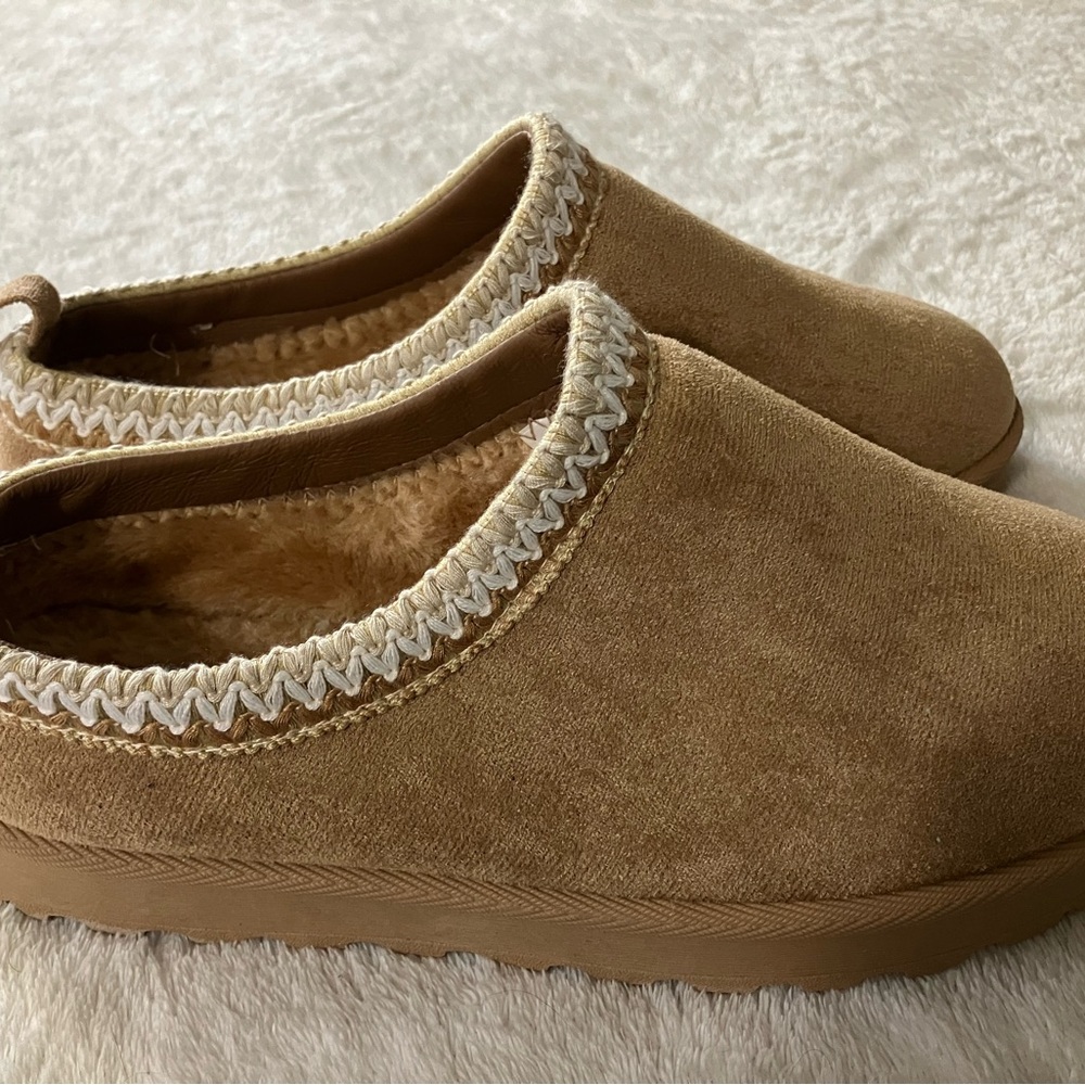 Women's Tan Slip-On Shoes